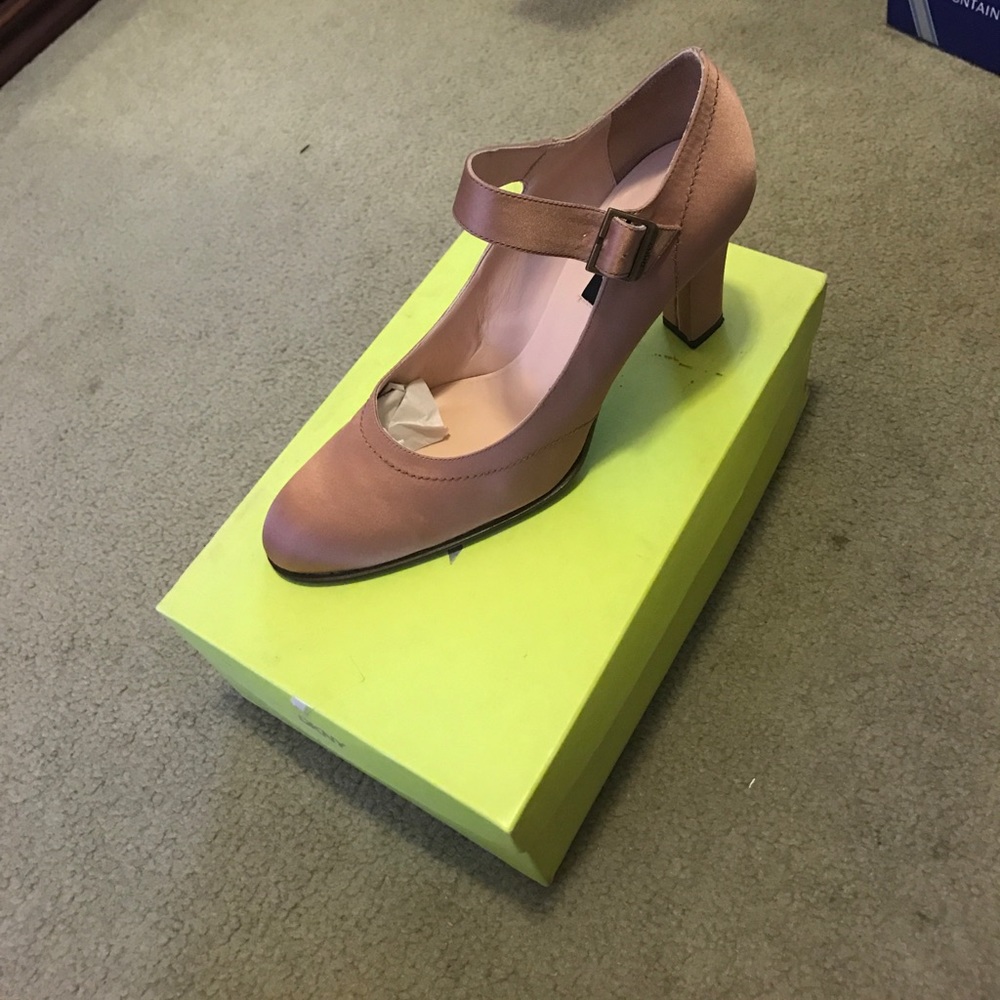 DKNY satin heel