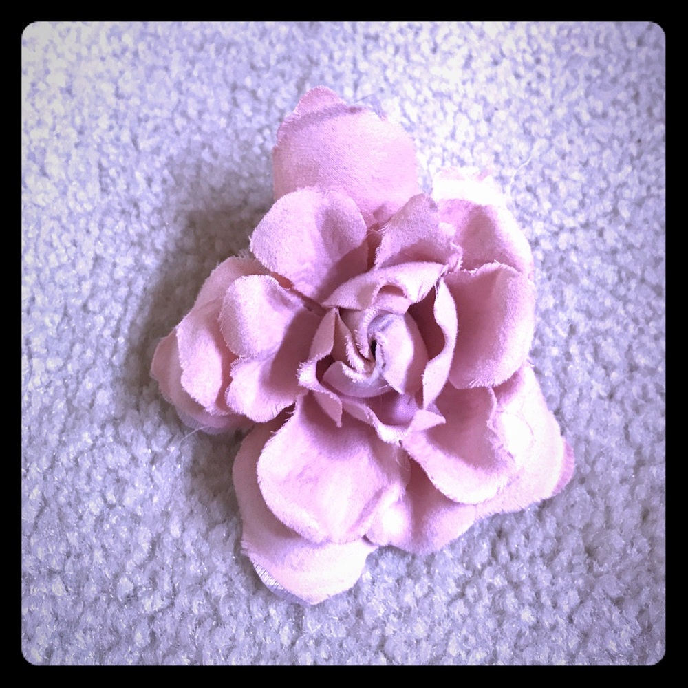 NEW light pink flower clip
