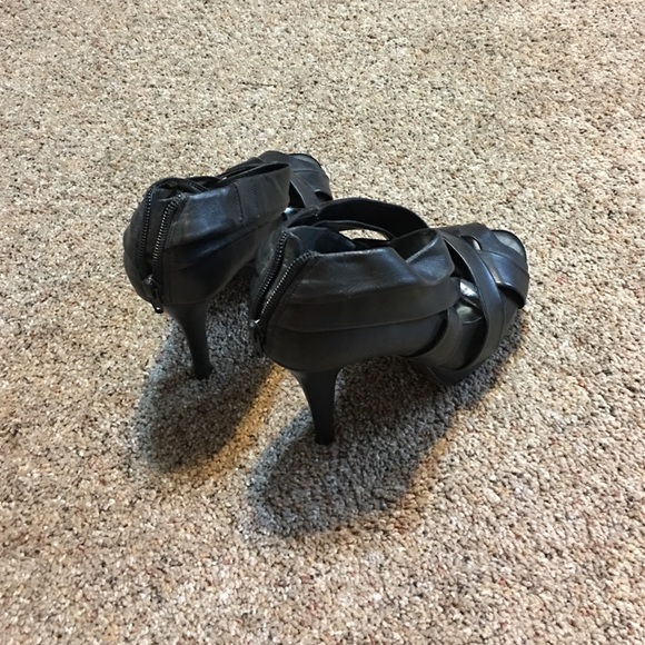 INC International Concepts black heels, size 9 - Picture 2 of 4