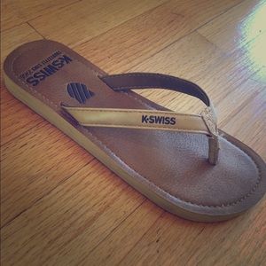 Casual athletic tan flip flops - almost new!