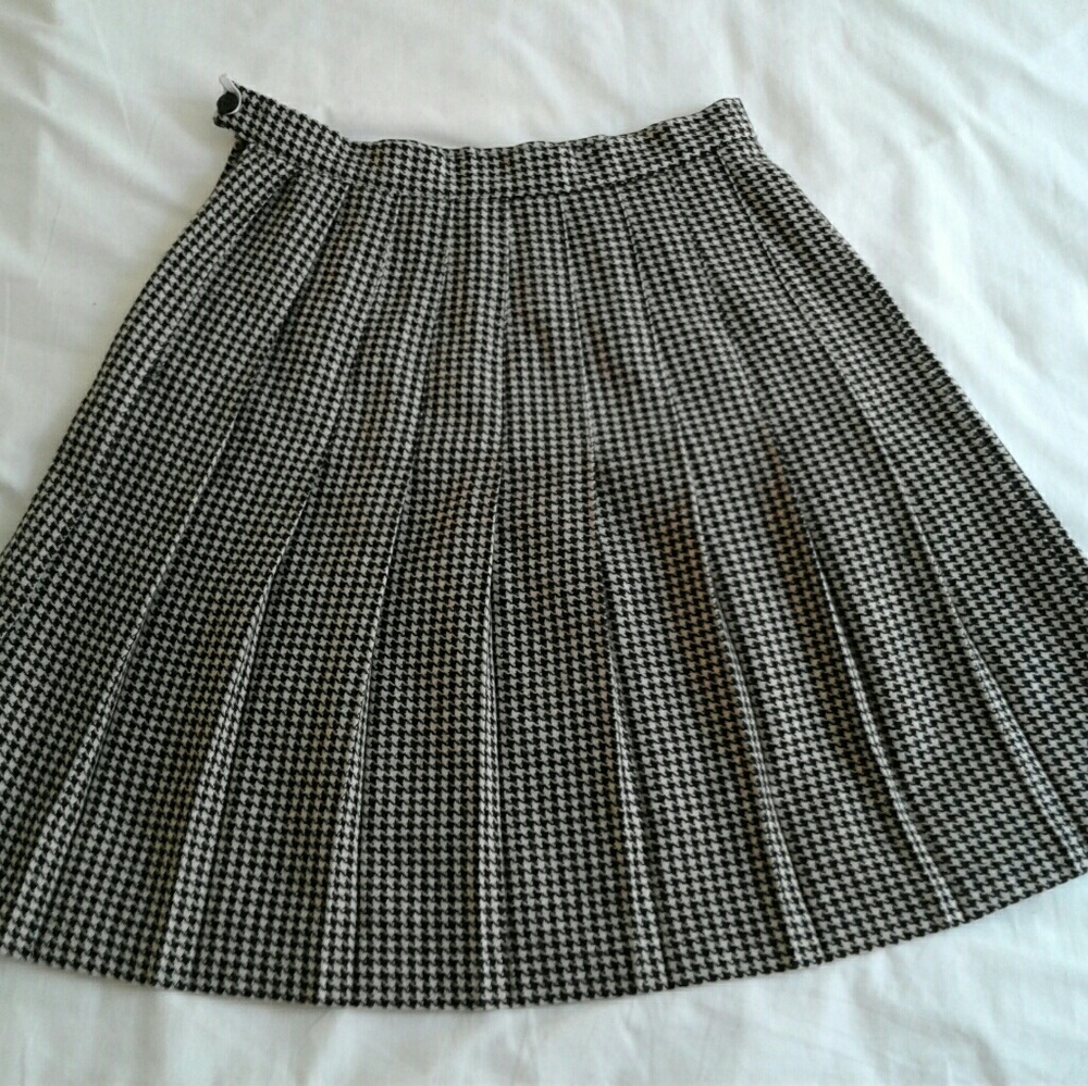Wool skirt
