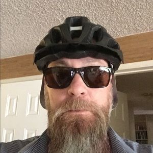 Meet your Posher, Dennis