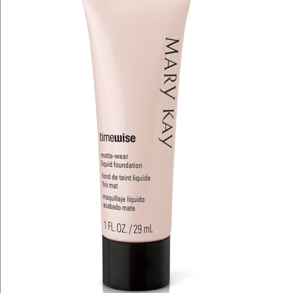 Mary Kay Matte Wear Foundation in Ivory 6