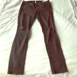 !!DISCOUNT!! Rag and Bone chic ripped jeans