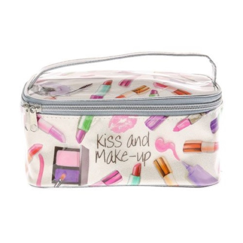 ⛔️SOLD⛔️ "Kiss and Makeup" Makeup Case! 💄