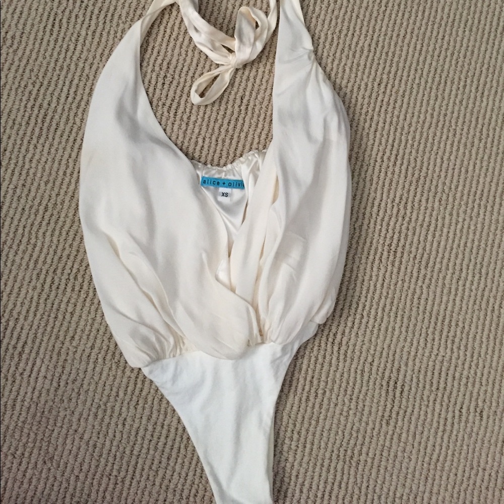 Cream silk Alice + Olivia bodysuit deep V sz XS