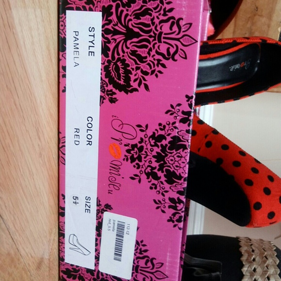 Brand new never worn , red and black polka dot - Picture 2 of 7