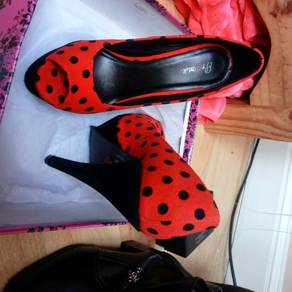 Brand new never worn , red and black polka dot - Picture 3 of 7