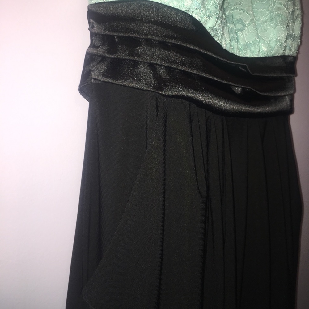 Dress - Picture 3 of 6