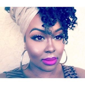 Meet your Posher, Candice