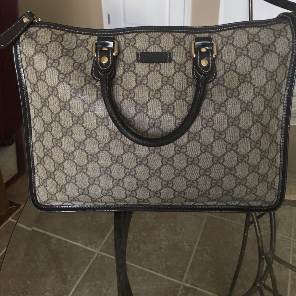 Authentic leather Gucci handbag