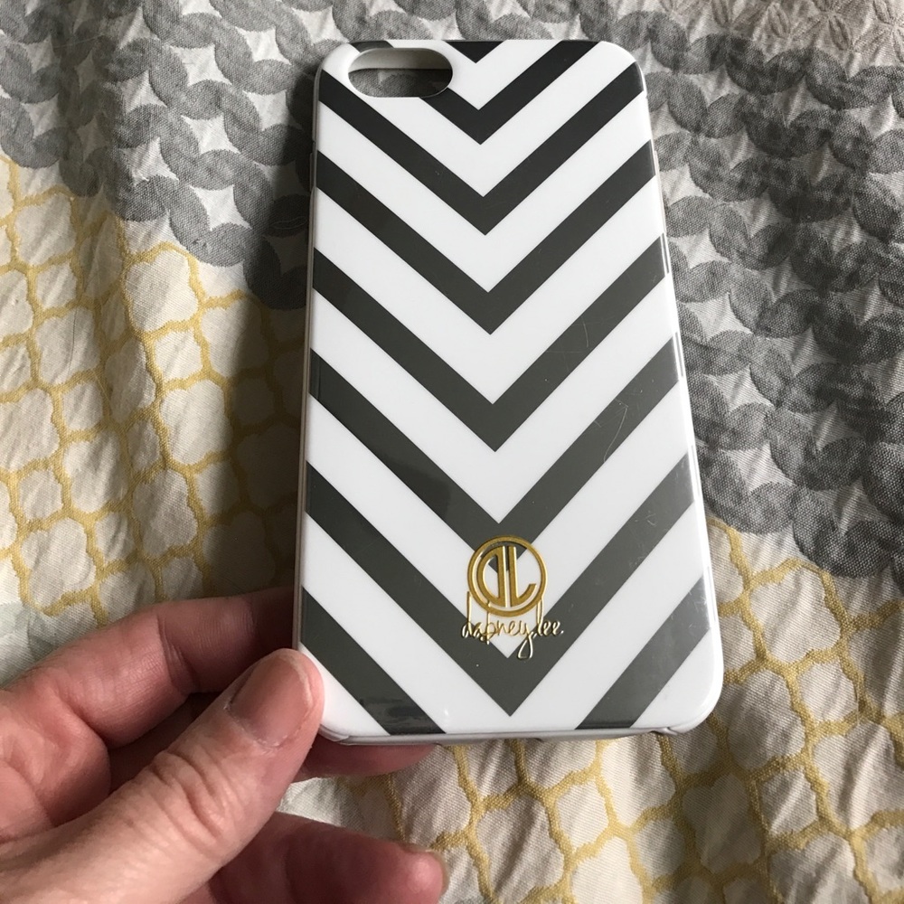 IPhone 6+ phone case - silver and white patterned