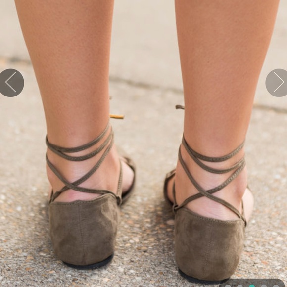 Khaki lace up pointy toe flats - Picture 5 of 6