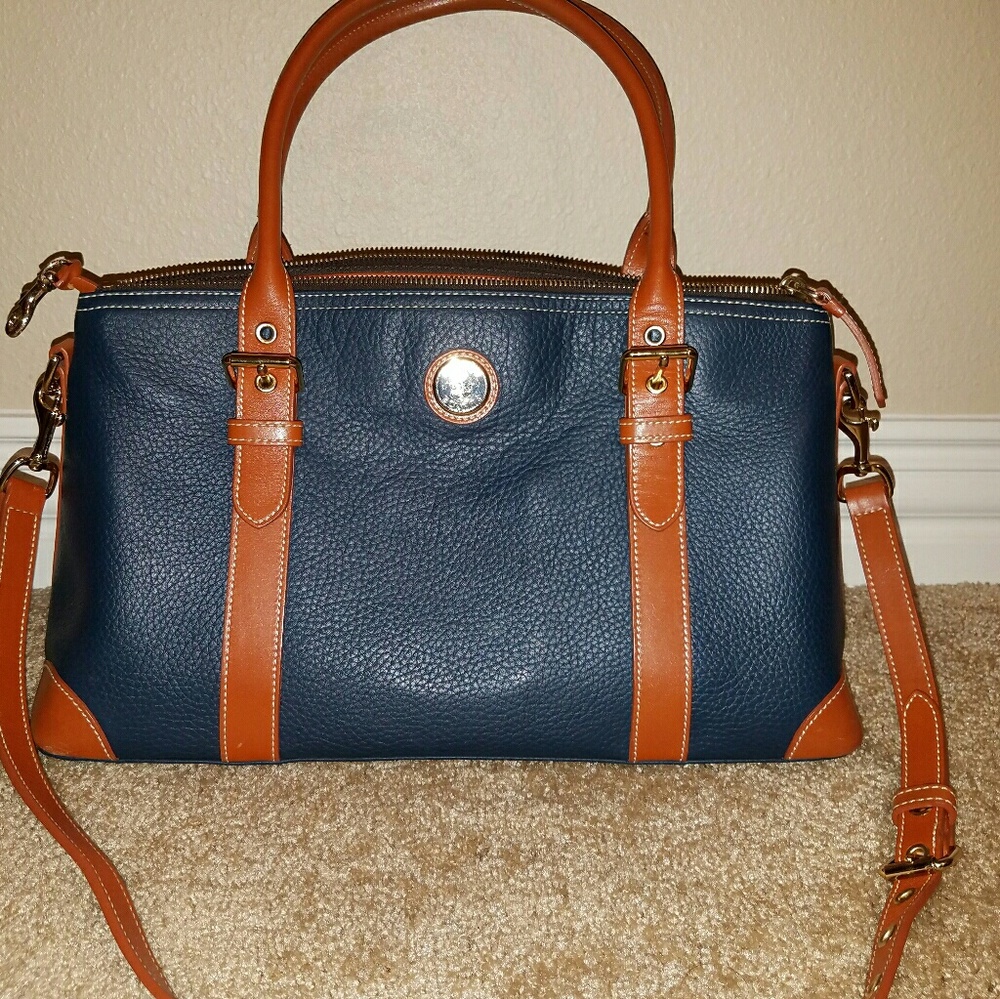 Dooney & Bourke purse