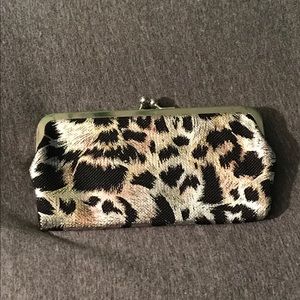 GlitterGlam Leopard Clutch.