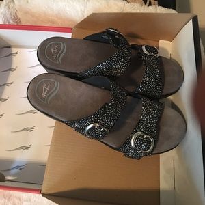 Dansco slip on sandals