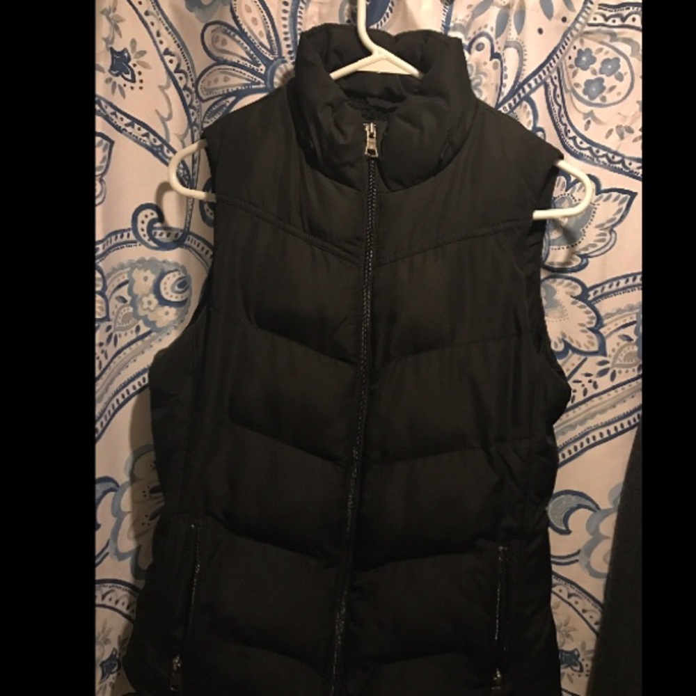 Banana Republic puffer vest