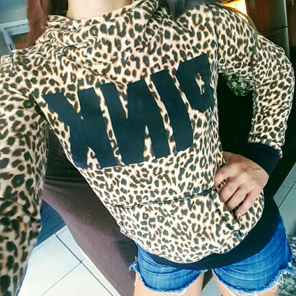 HTF, cheetah logo vs pink funnel neck - Picture 2 of 6