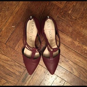 Beautiful wine strappy heel