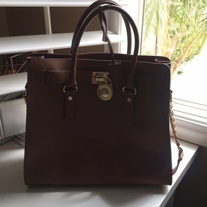 Micheal Kors Tote Great Condition!