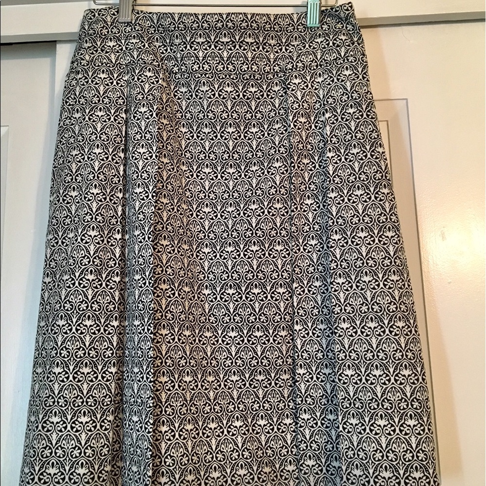 Tory Burch Size 6 Navy Print Skirt