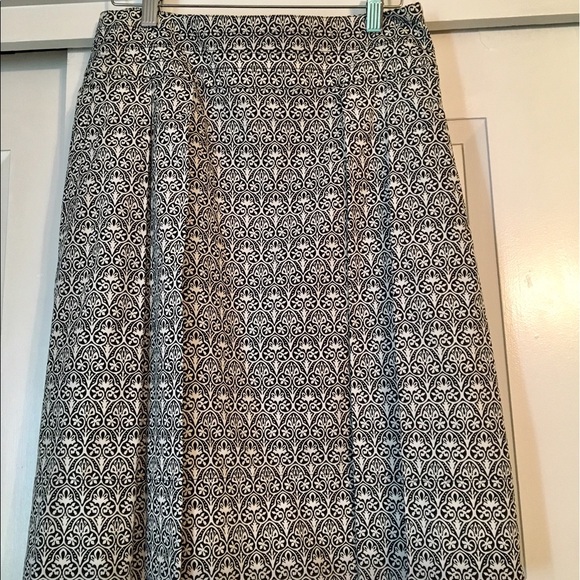 Tory Burch Dresses & Skirts - Tory Burch Size 6 Navy Print Skirt