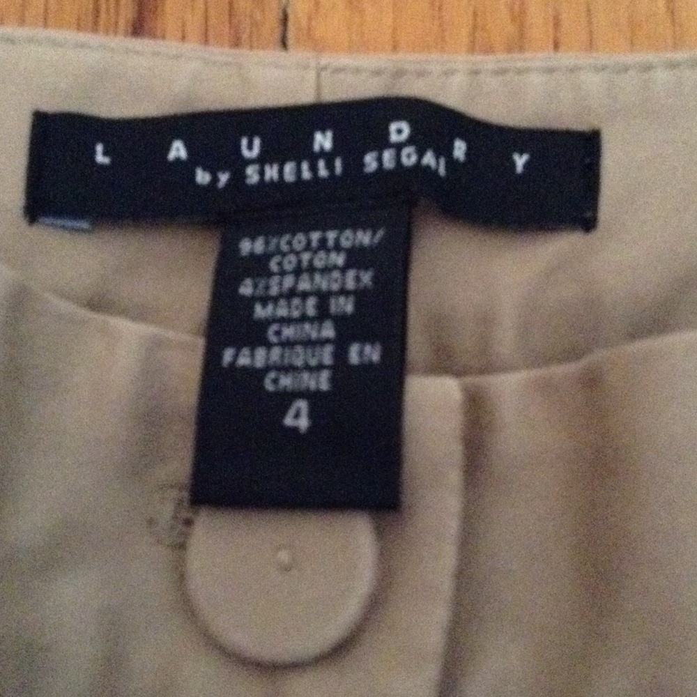 Shorts - Picture 2 of 3
