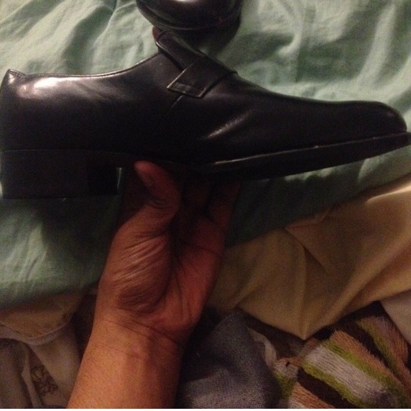 VINTAGE DIOR LEATHER LOAFERS - Picture 4 of 4