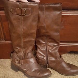 Size 9M Brown Boots