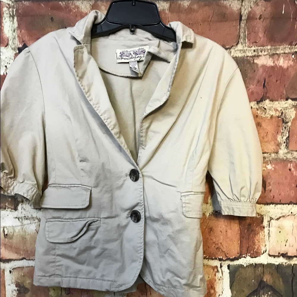 Khaki shirt sleeve jacket