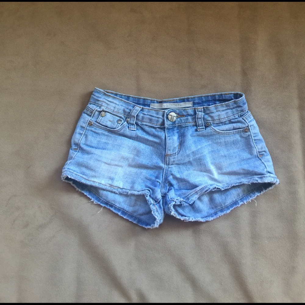 Denim jean shorts. Tractr size 8