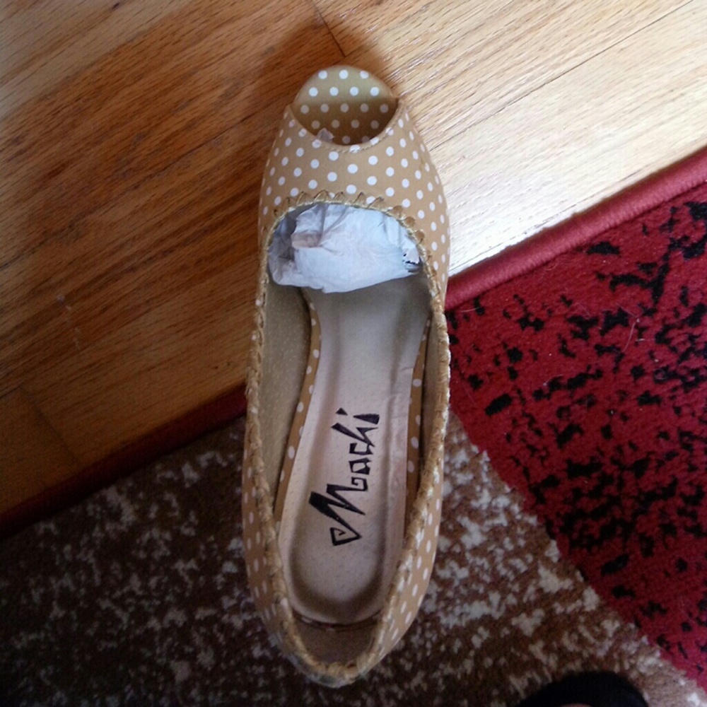 Brand New never worn , still on box , size 5.5 - Picture 5 of 8