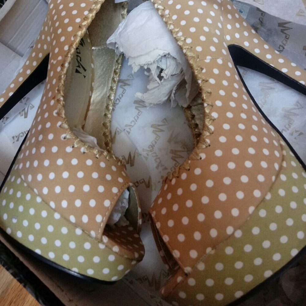 Brand New never worn , still on box , size 5.5 - Picture 8 of 8