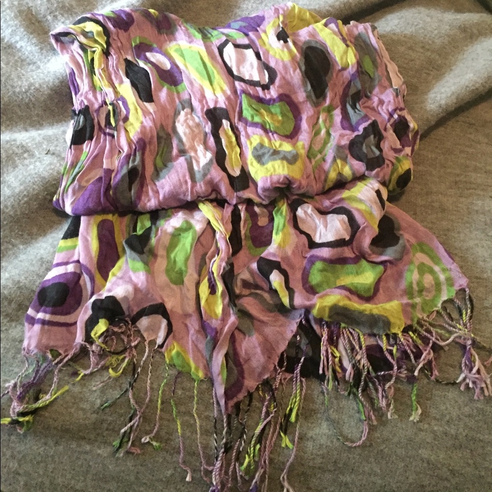 Lightweight scarf
