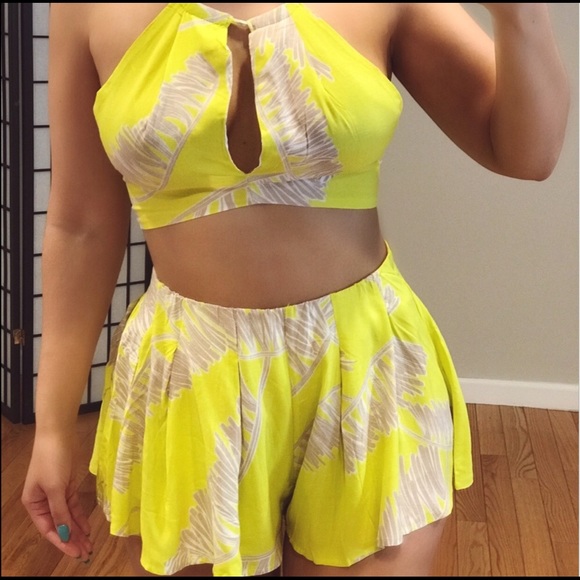 Set - Picture 2 of 2