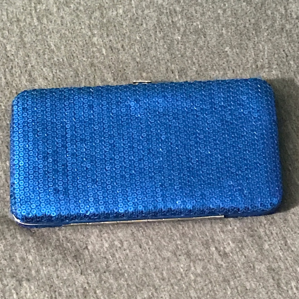 LITTLE GLITTER PURSE.
