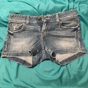 Buckle jean shorts