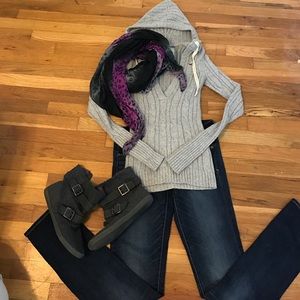 Hollister Sweater Size S