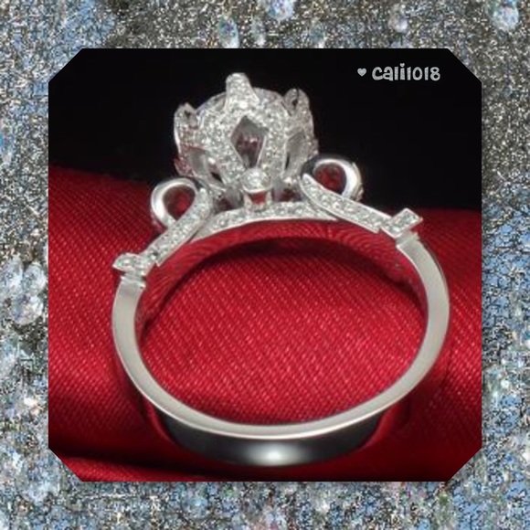 RESTOCKED🆕 Sz 4 925 Silver And Zircon Ring - Picture 3 of 4