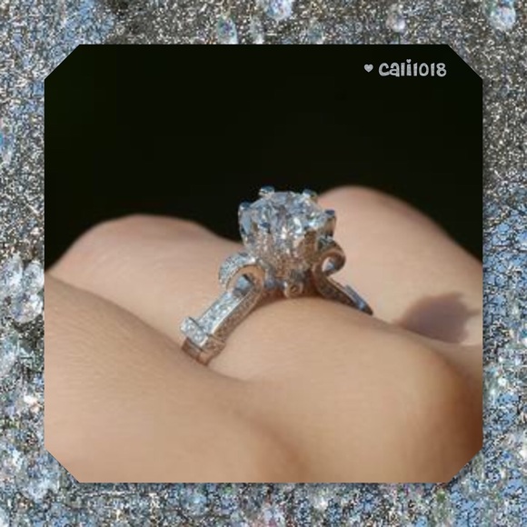 RESTOCKED🆕 Sz 4 925 Silver And Zircon Ring - Picture 4 of 4