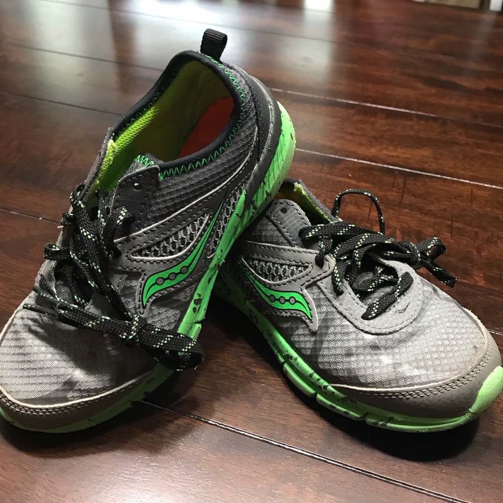 Saucily Kids Volt in Grey/Green