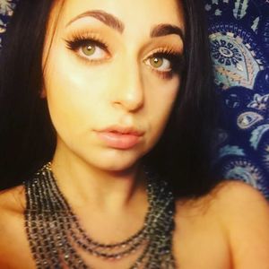 Meet your Posher, Carly