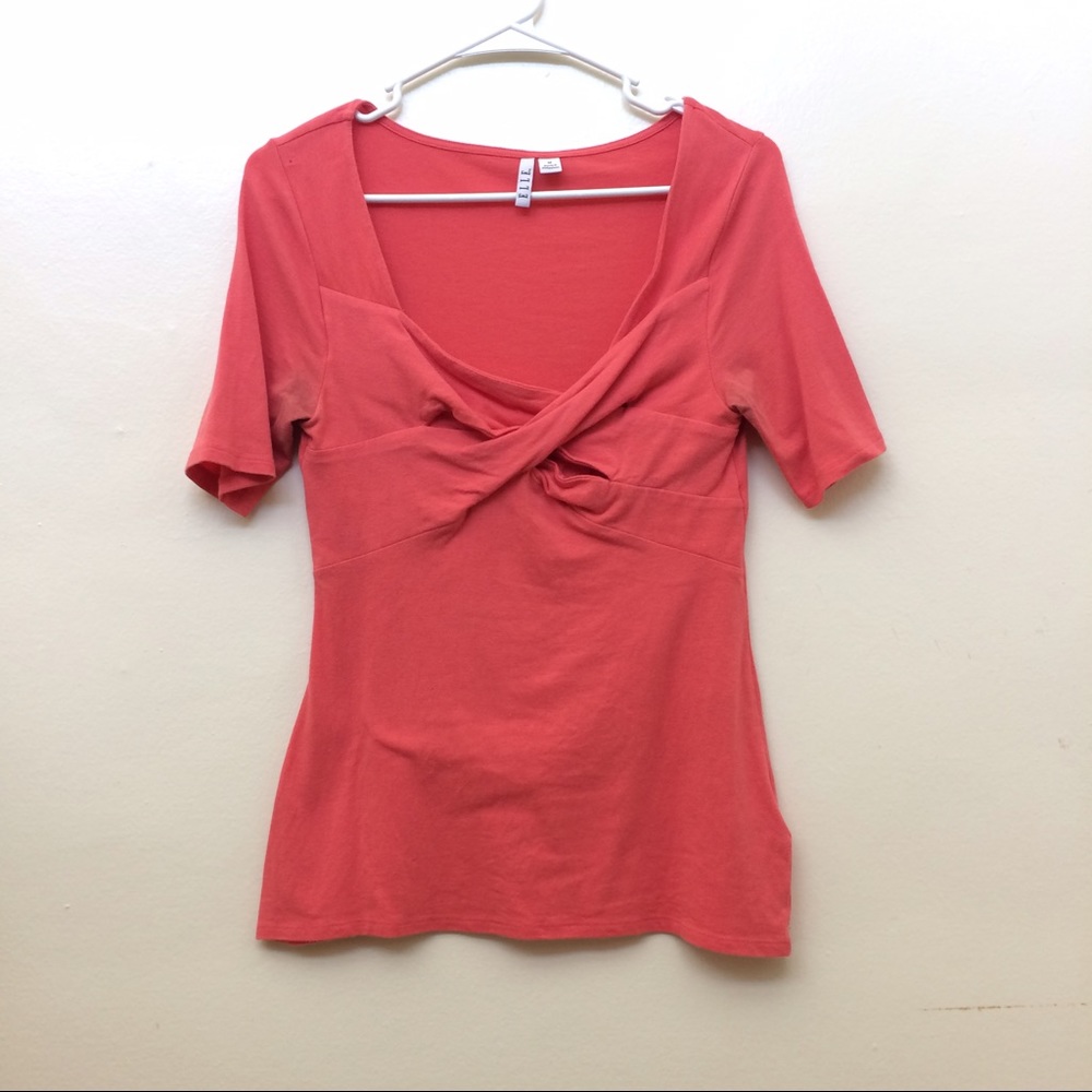 ☀️SALE! 🎈5/$15 Coral criss-cross top