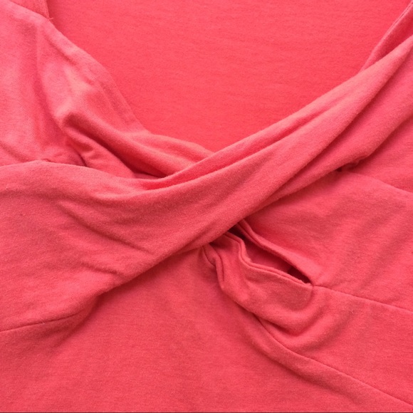 ☀️SALE! 🎈5/$15 Coral criss-cross top - Picture 3 of 4