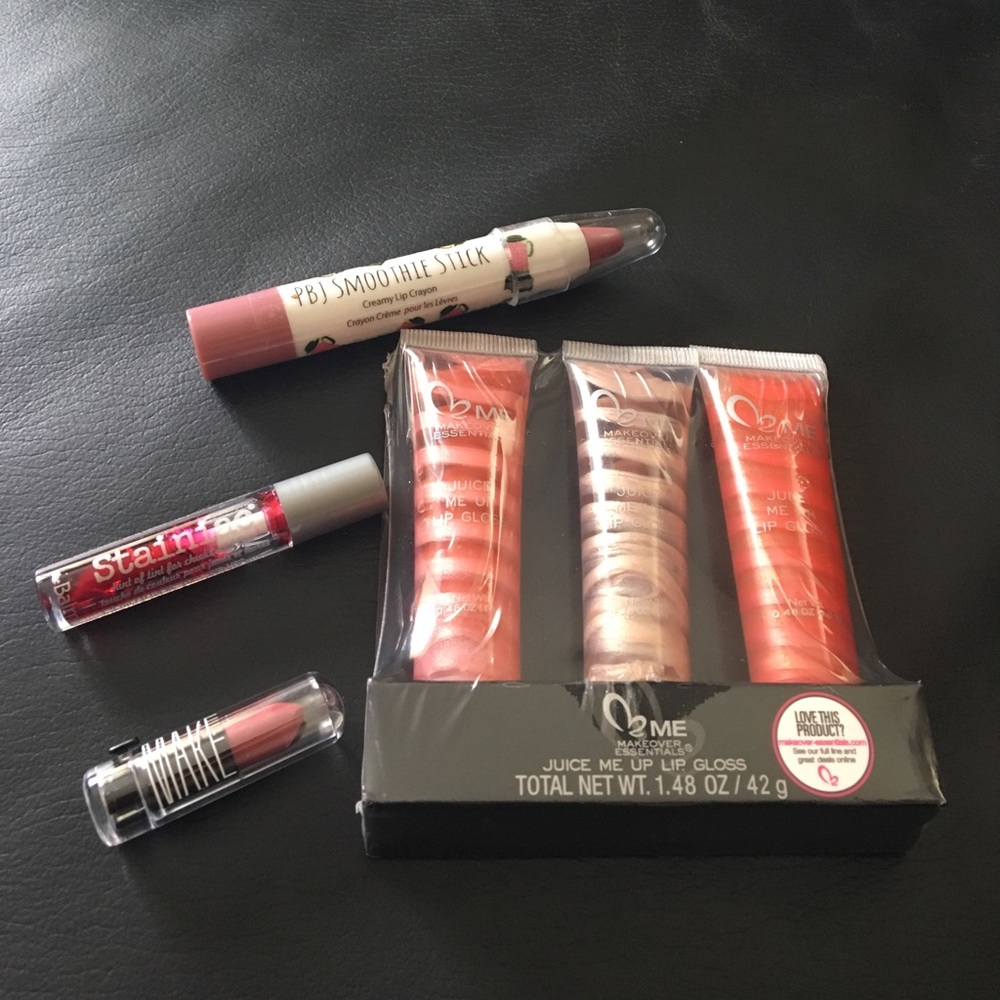 Lip pack: 2 full size & 2 samples
