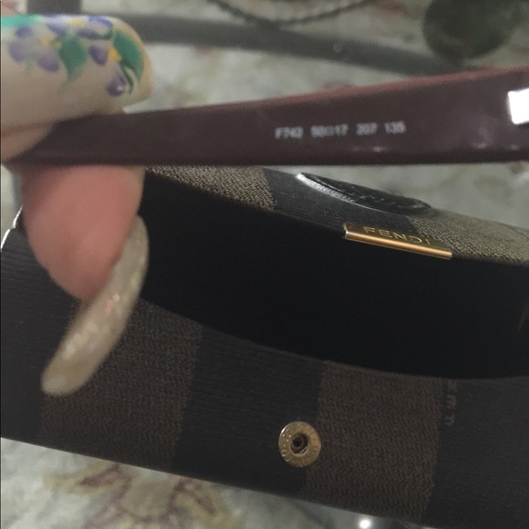 Fendi eyeglasses  in great condition - Picture 4 of 4