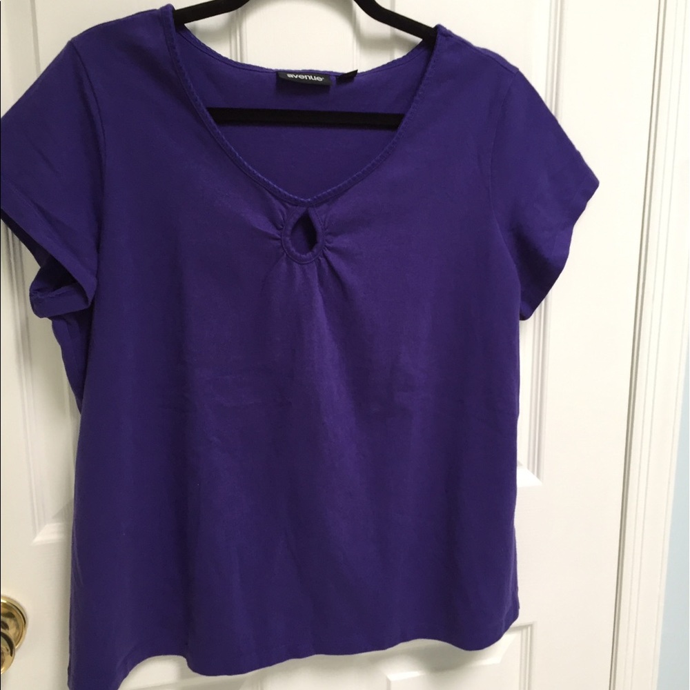 Violet keyhole top
