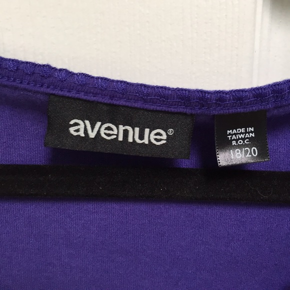 Violet keyhole top - Picture 3 of 4