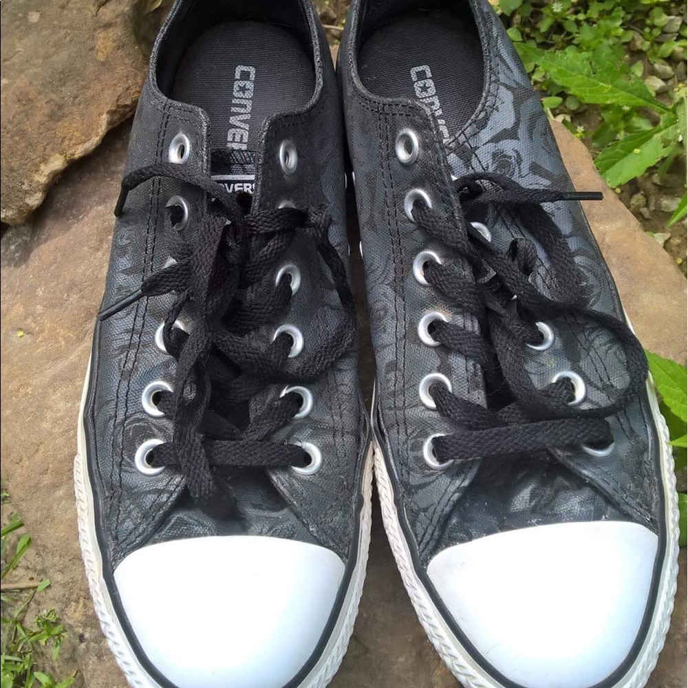 Cute black converse with roses on them