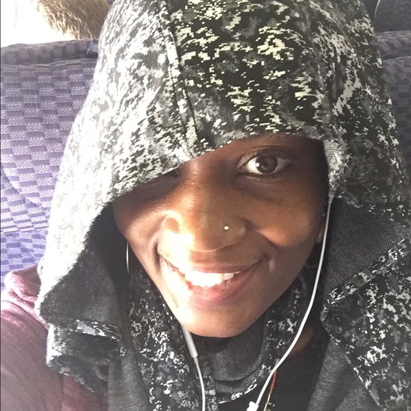 Meet your Posher, Mikele - Picture 1 of 1